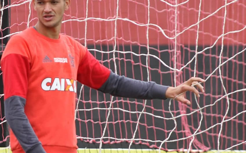 GALERIA: Os primeiros dias de Réver no Flamengo