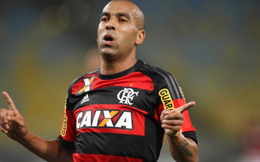 Confira imagens de Emerson Sheik com a camisa do Flamengo