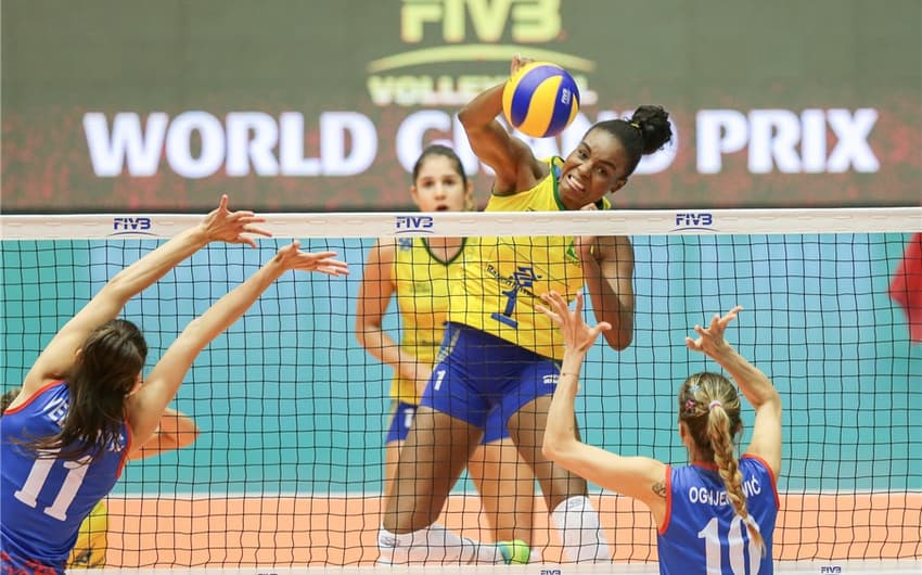 A central brasileira Fabiana foi responsável por 16 pontos na derrota da Seleção Brasileira na China (Foto: Divulgação/FIVB)