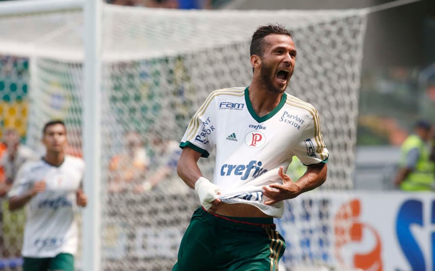 Leandro Pereira comemora o gol contra o Botafogo, nas quartas do Paulista de 2015&nbsp;