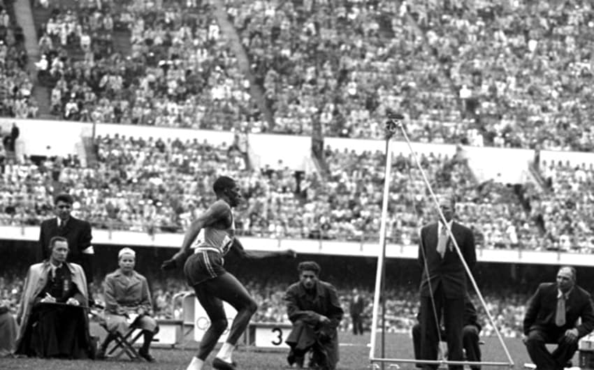 Olimpíadas - 1952 - Helsinque - Adhemar ferreira da silva.