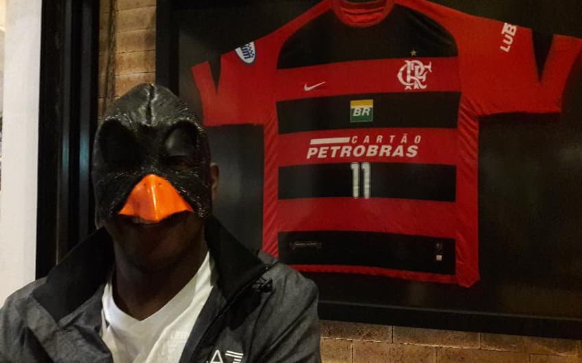 Renato Abreu vestiu mais uma vez a máscara de Urubu-Rei