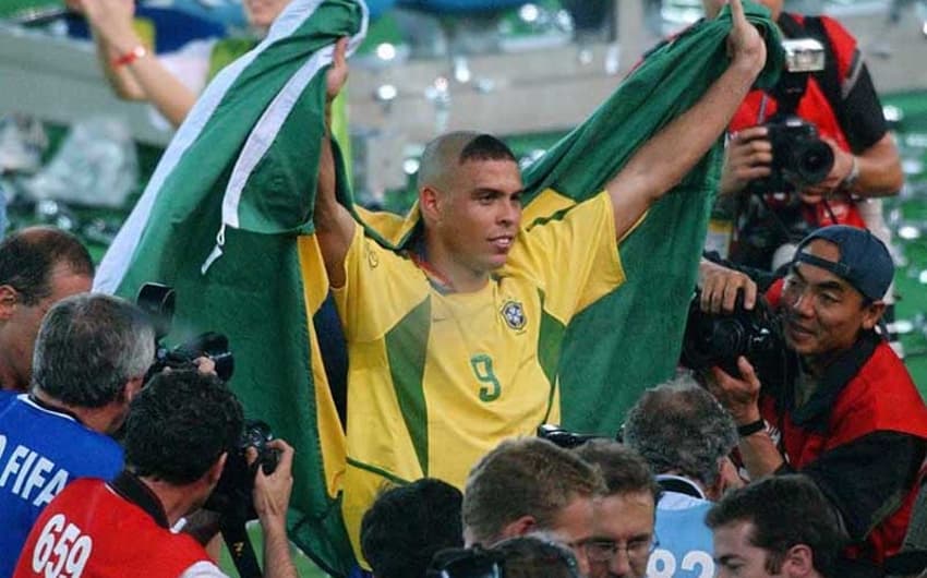 GALERIA: Veja as Copas disputadas por Ronaldo e o clube que ele defendia no período de cada Mundial