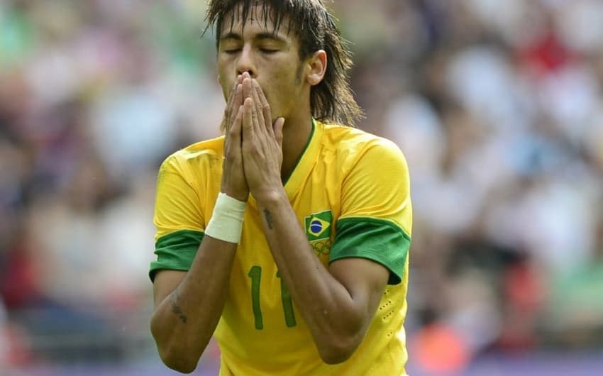Neymar ganha R$ 200 milhões brutos por ano no Barcelona