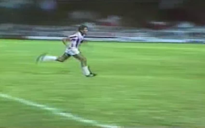 Nivaldo, no Brasileiro de 1989, marcou pelo Náutico o gol mais rápido da história da competção: oito segundos&nbsp;