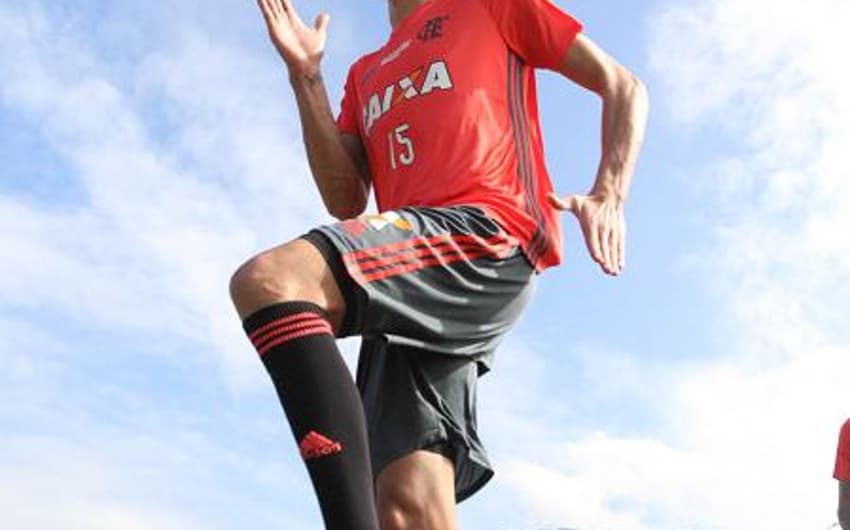 Réver espera retribuir confiança do Flamengo (Gilvan de Souza / Flamengo)