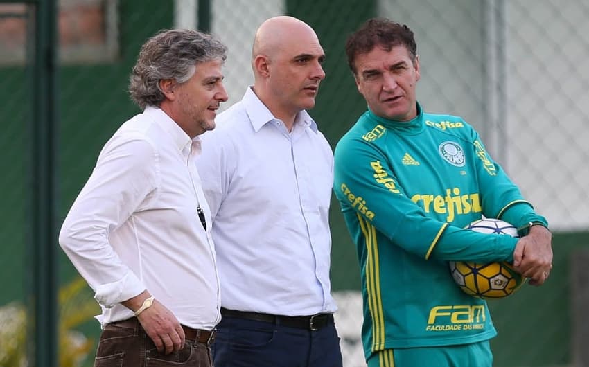 Paulo Nobre acompanha treino ao lado do vice Mauricio Galiotte e do técnico Cuca