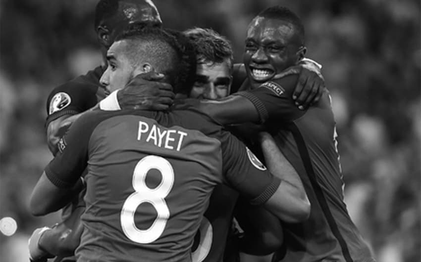 Franceses comemoram um dos gols de Griezmann