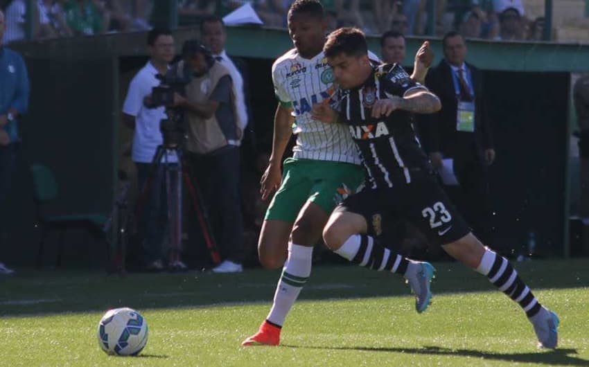 Último jogo: Chapecoense 3 x 1 Corinthians (30/8/2015, Arena Condá)