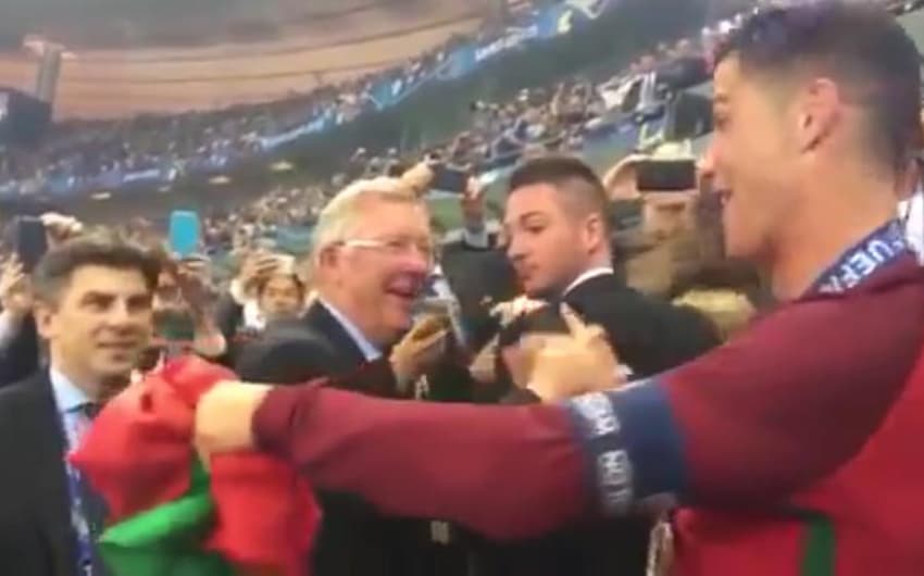 Cristiano Ronaldo reecontra Alex Ferguson na final da Euro
