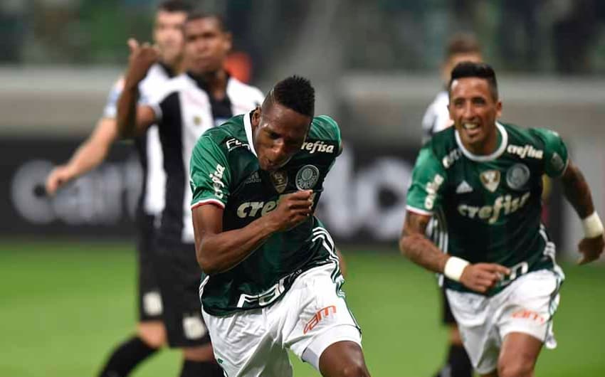 Verdão empatou com o Santos e lidera o Brasileirão com 29 pontos&nbsp;