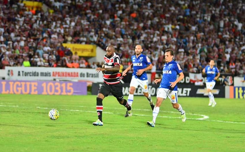 No segundo jogo de Paulo Bento, o Cruzeiro perdeu para o Santa Cruz por 4 a 1 no Arruda