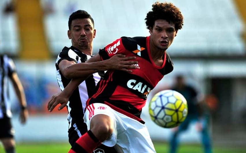 Último confronto: Botafogo 3 x 3 Flamengo (16/7/2016, pelo primeiro turno do Brasileirão)