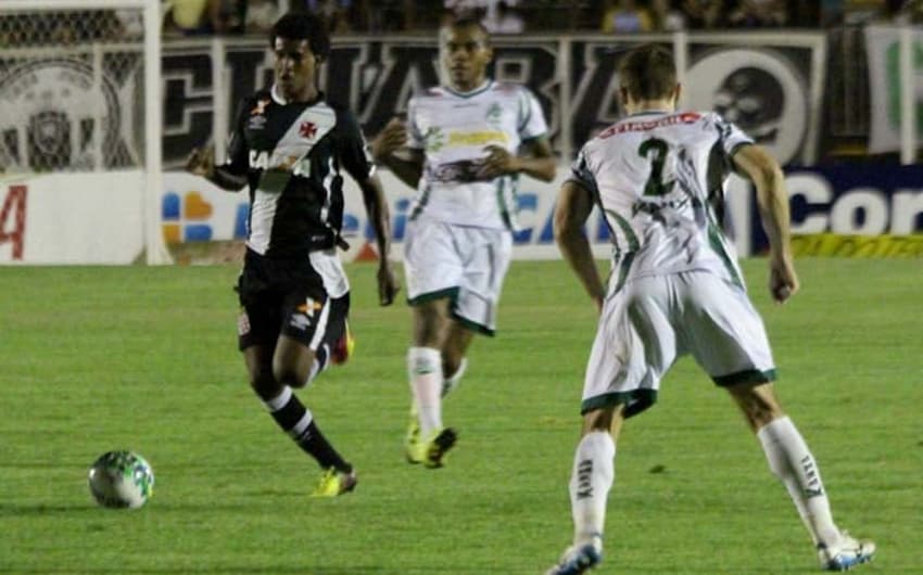 Vasco e Luverdense empataram em 1x1 no primeiro turno. Cruz-Maltino jogou com time reserva e sofreu gol no final