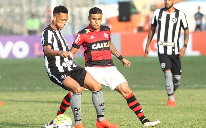 Dedo do técnico - 3 a 3 com o Flamengo - Na estreia da Arena, Comandante acerta nas substituições no segundo tempo e Botafogo busca empate improvável no clássico. 16 de julho de 2016