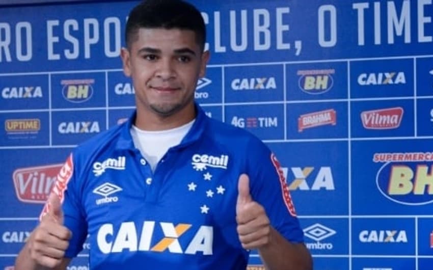 Denílson, volante do Cruzeiro (Foto: Washington Alves/Light Press/Cruzeiro)