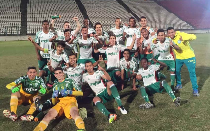 Jogadores do Palmeiras comemoram a vaga na final