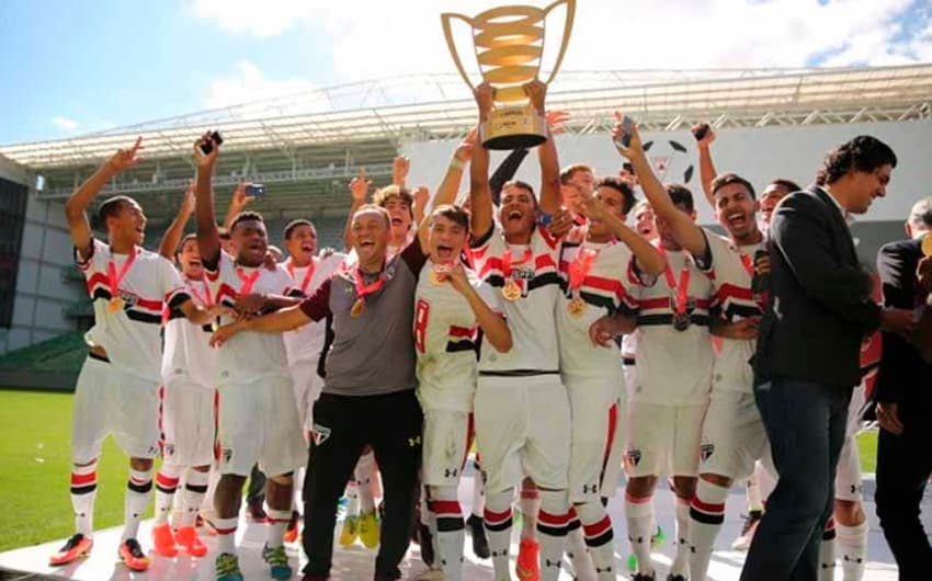 São Paulo comemora o título da Taça BH