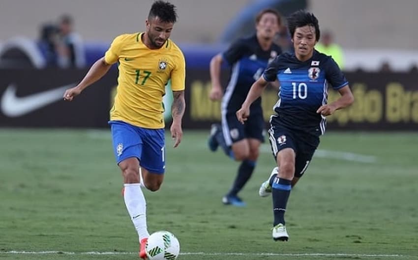 Felipe Anderson, em jogo contra o Japão