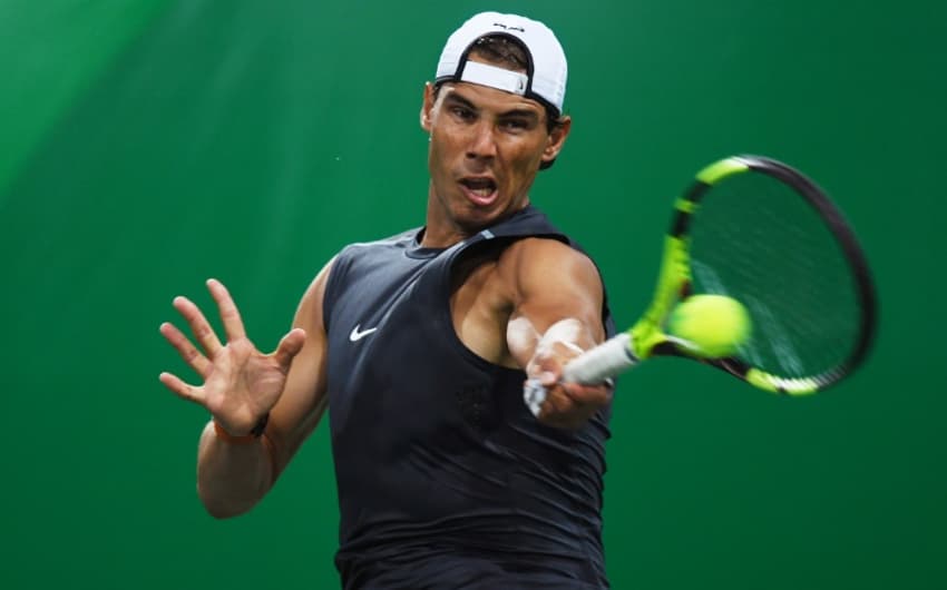 Rafael Nadal em treino na última segunda (Foto: Roberto Schmidt/AFP)