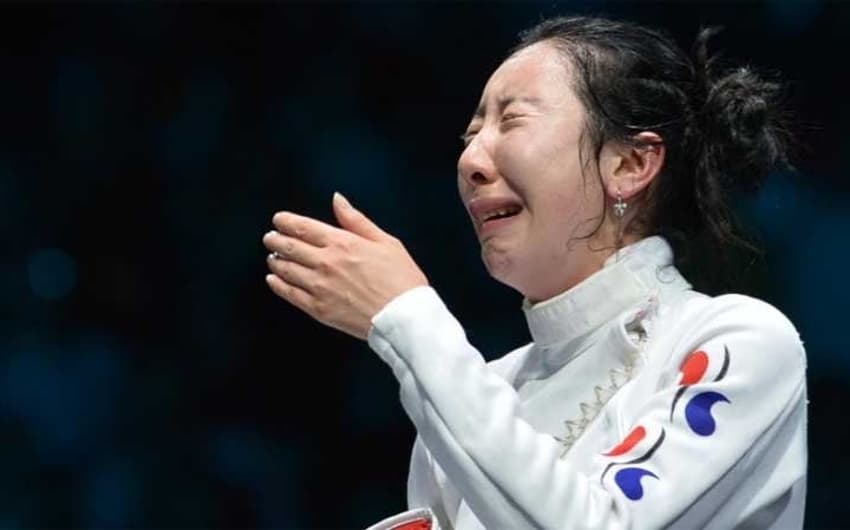 Sul-coreana Shin A Lam chorou compulsivamente ao perder semifinal da&nbsp;espada na Esgrima em Londres; houve erro de arbitragem