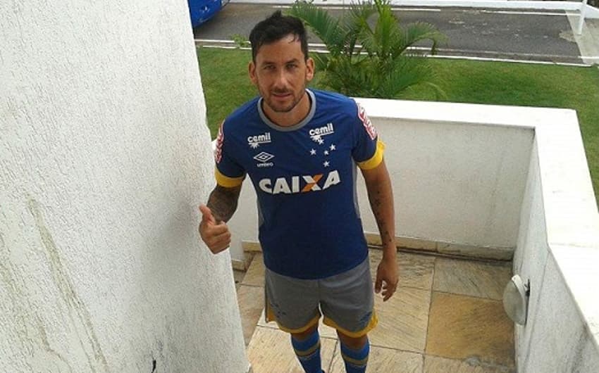 Ariel Cabral, meio-campista do Cruzeiro (Foto: Divulgação/Cruzeiro)