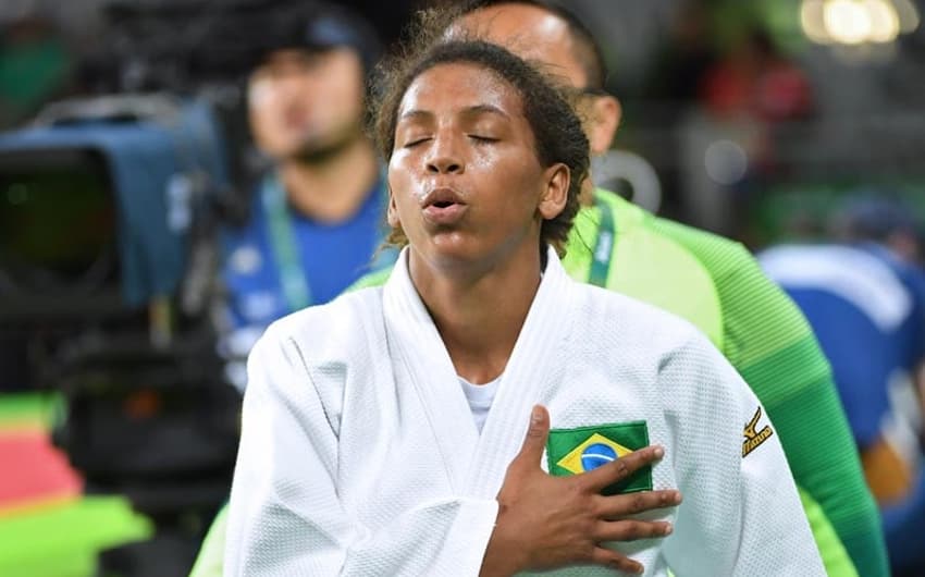 Rafaela Silva&nbsp;foi massacrada em &nbsp;Londres-2012 e virou heroína na Rio-2016