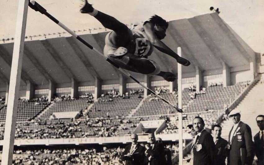 Aída, única mulher na delegação nos Jogos de Tóquio, 1964&nbsp;