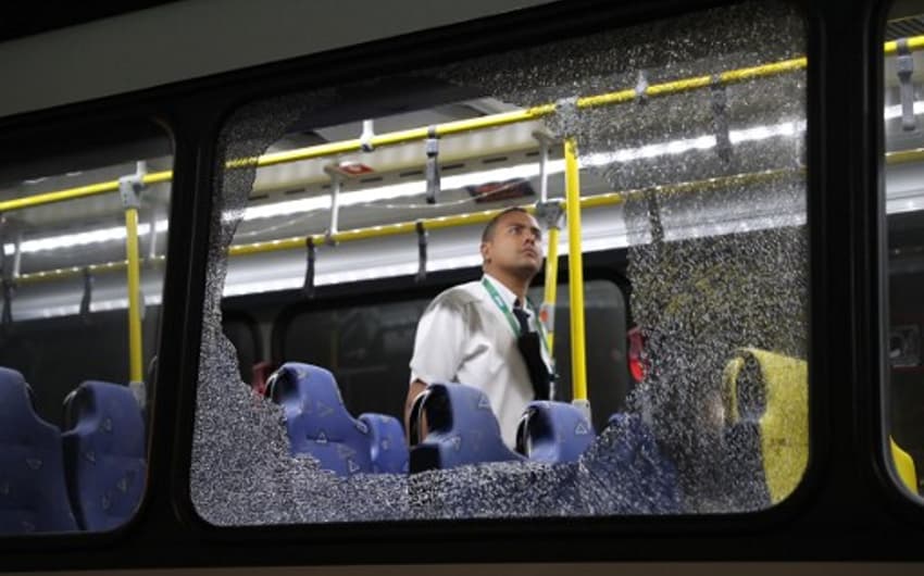 Ataque a ônibus no Rio de Janeiro