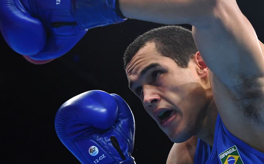 Michel Borges está nas quartas de final do boxe na Rio-2016