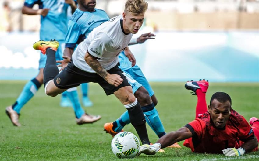 Alemanha fez 10 em Fiji e avançou para as quartas do futebol