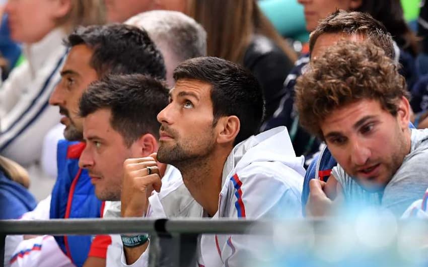 O tenista Novak Djokovic de olho no duelo entre Sérvia e França pelo basquete