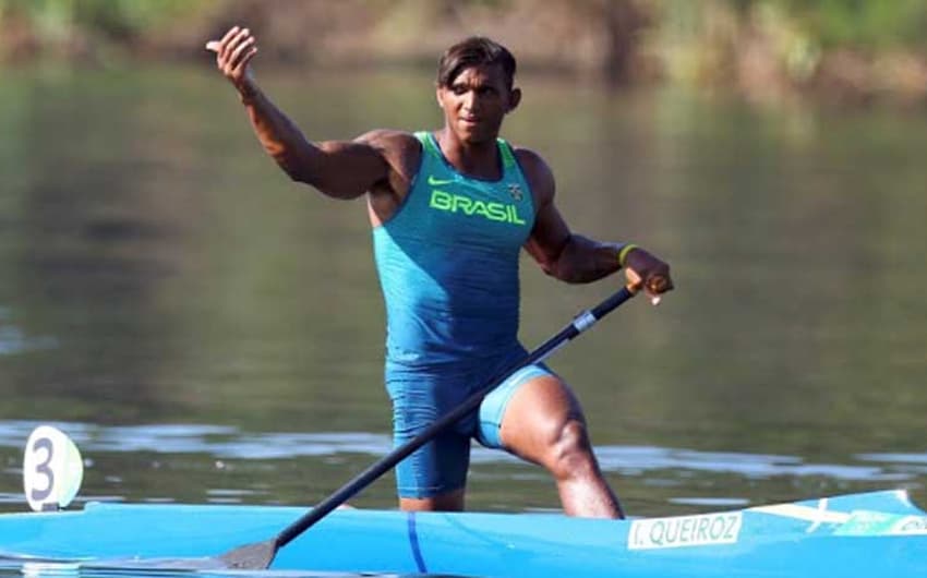 Isaquias Queiroz inicia nova busca por medalha na canoagem velocidade (C1 200m) às 9h23
