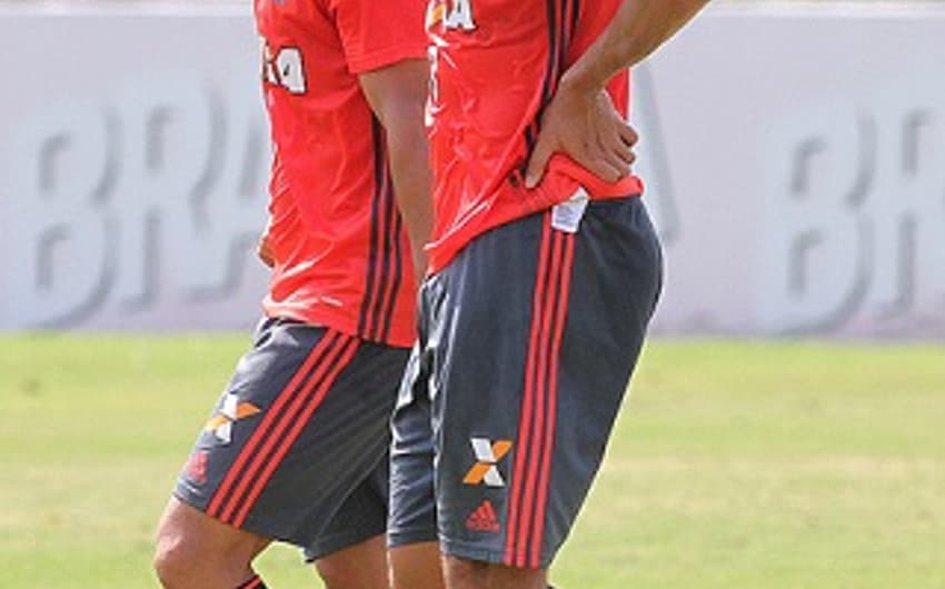 Diego e Damião formaram boa dupla em jogo-treino (Gilvan de Souza / Flamengo)