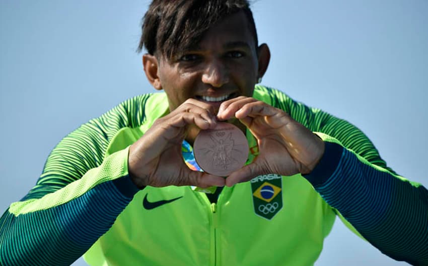 Isaquias Queiroz já soma duas medalhas no Rio - Veja imagens!