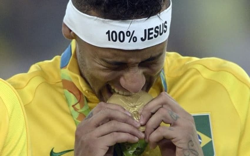 Neymar cobrou o pênalti decisivo para o Brasil bater a Alemanha nas penalidades e levar, enfim, o ouro olímpico
