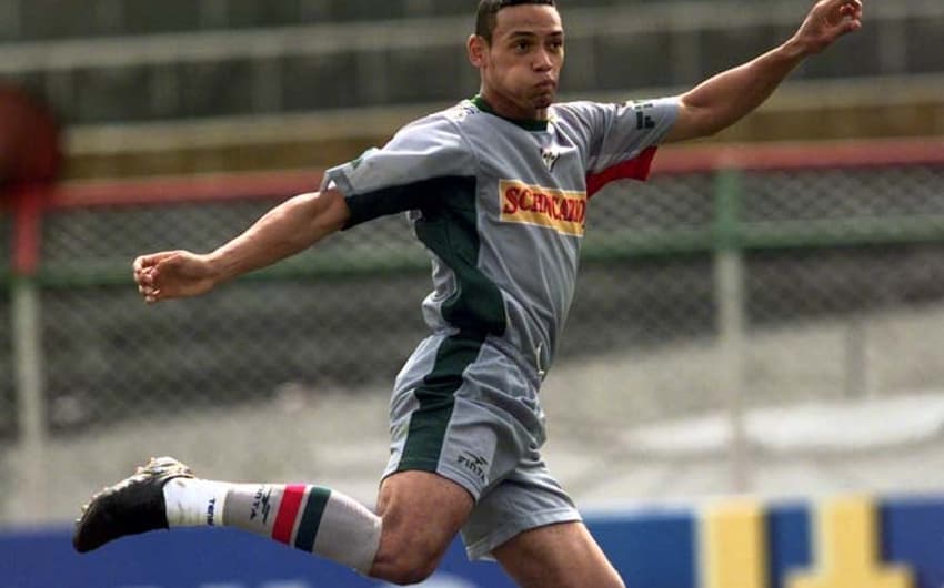 Na Portuguesa, jogou de 2000 a 2002, fez 48 jogos e 23 gols&nbsp;
