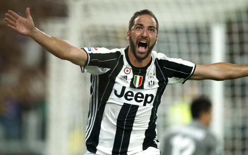 A Juventus desembolsou R$ 324 milhões para tirar Higuaín do Napoli