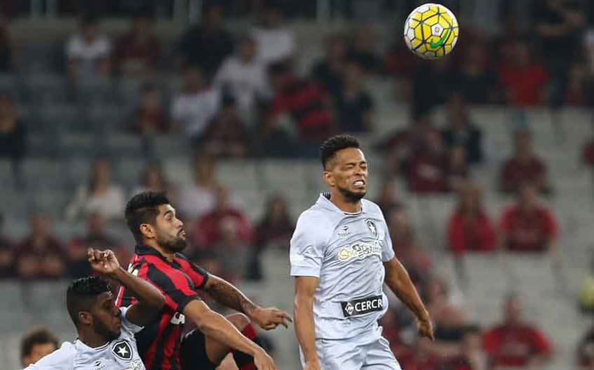 AtleticoPR x Botafogo (Foto:Geraldo Bubniak /AGB)