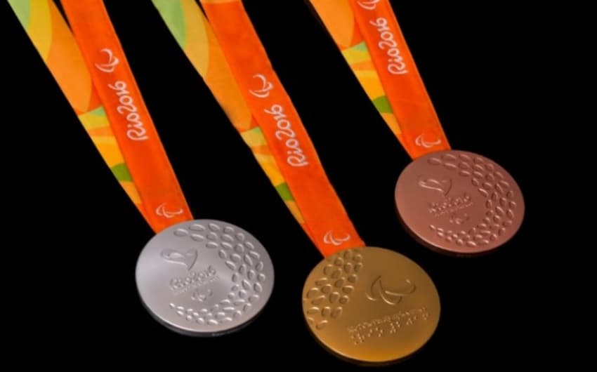As medalhas dos Jogos Paralímpicos Rio-2016 (Foto: Reprodução/Twitter)