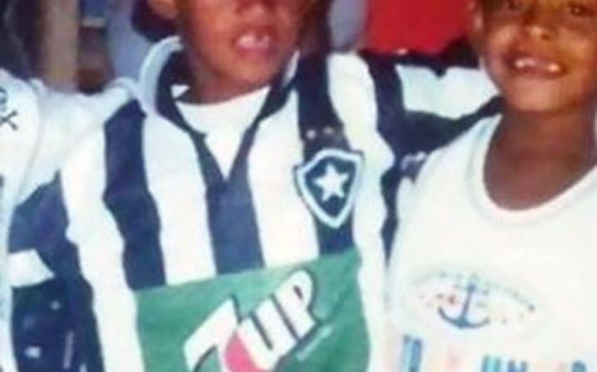 Airton - Botafogo (Infância)