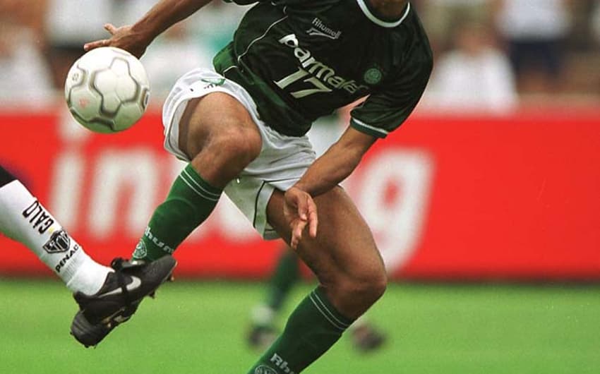 Em 2000, Lopes, do Palmeiras, teve cocaína detectada em exame após jogo contra o Galo, pela Copa João Havelange