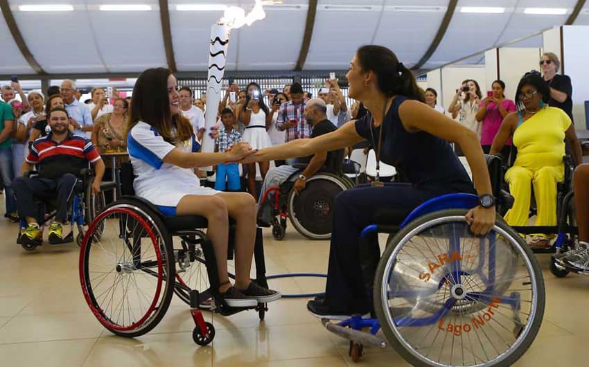 Tocha paralímpica chega em Brasilia