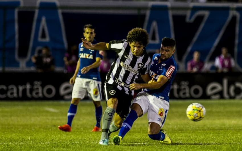 Último encontro: Botafogo 2x5 Cruzeiro (oitavas de final da Copa do Brasil)