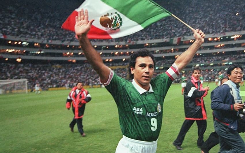O artilheiro mexicano Hugo Sánchez também marcou mais de 500 gols em sua carreira