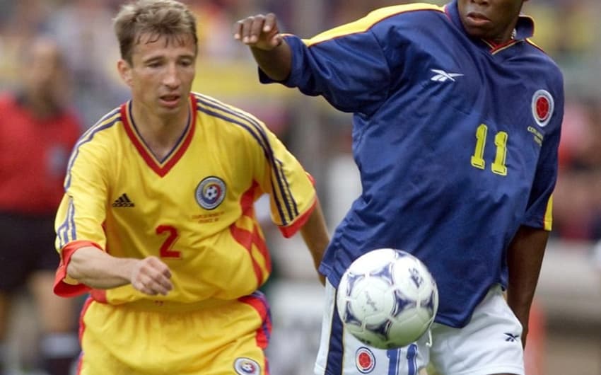 O craque Asprilla fez seu melhor jogo pela Colômbia, com dois gols. Quando parou, se envolveu em polêmicas, foi preso e participou de realitys