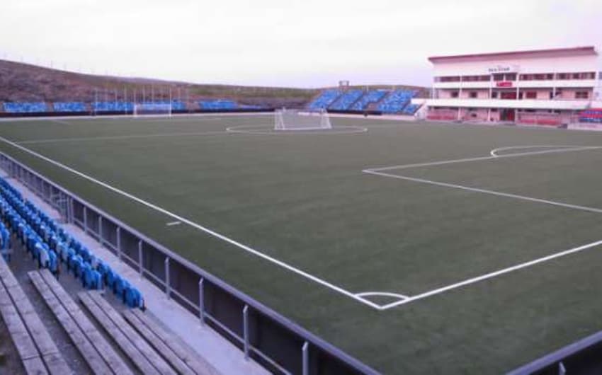 O Svangaskard Stadium fica na pequena Ilhas Faroe e tem capacidade para pouco mais de 8 mil pessoas