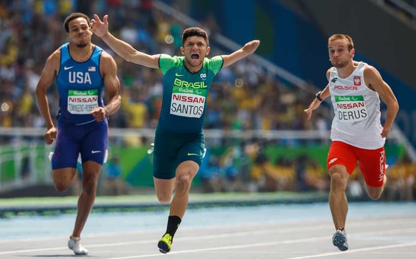 Petrúcio Ferreira colocou de vez o seu nome na história, conquistando ouro nos 100m rasos