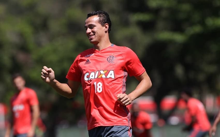 Damião será titular contra o Palmeiras