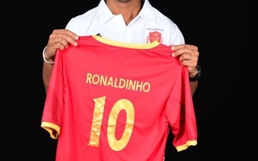 Ronaldinho vestirá a camisa 10 do clube mexicano